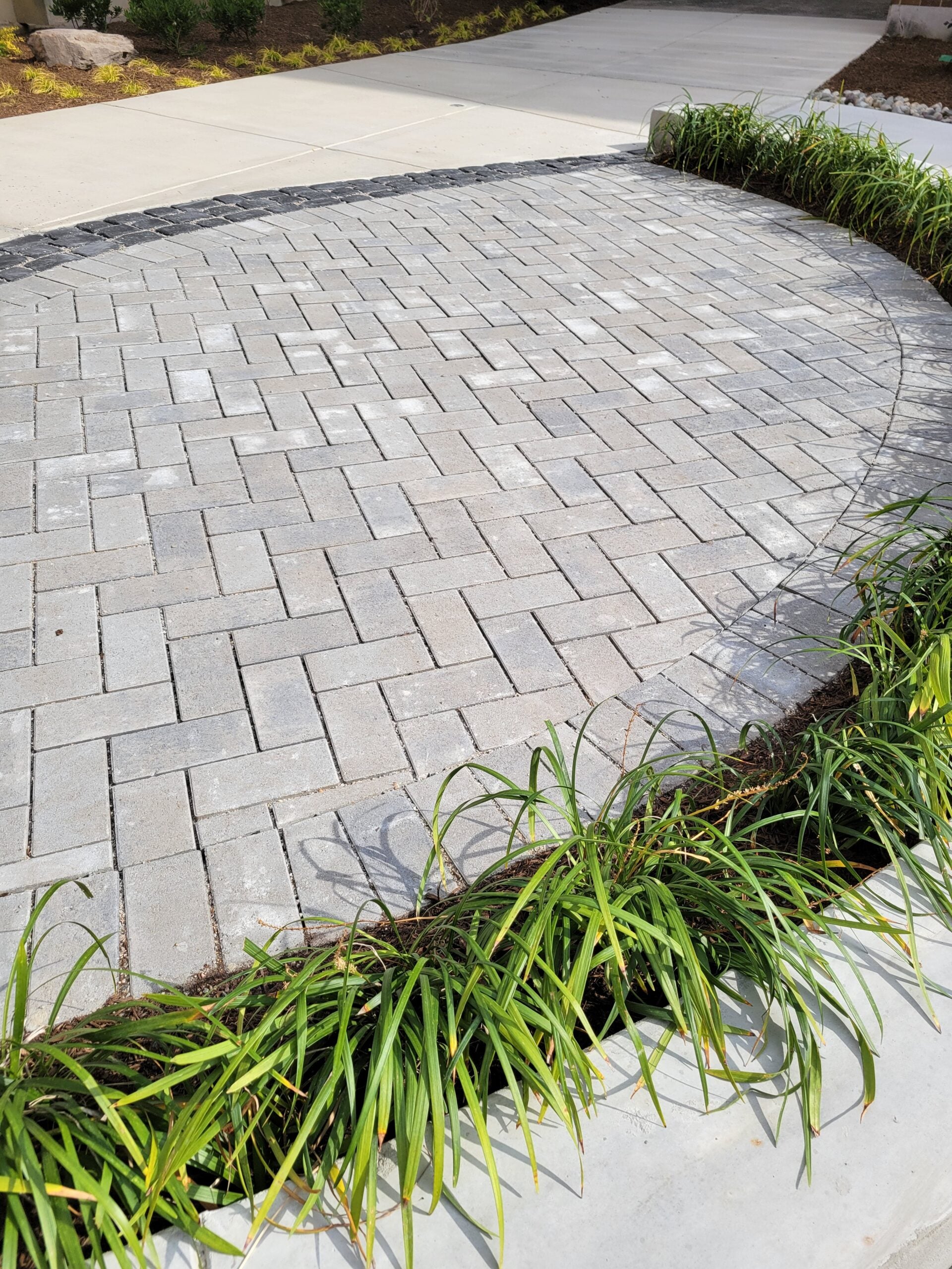 Gray permeable pavers